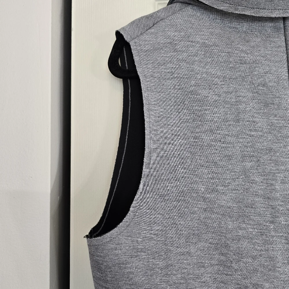 TOPSHOP Gray Sleeveless Open Front Vest with Pockets - Picture 5 of 8